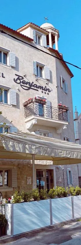 Benjamin Hotel，位于卡什泰拉的酒店