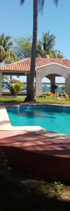 La Ceja Beach House，位于El Tamarindo的酒店