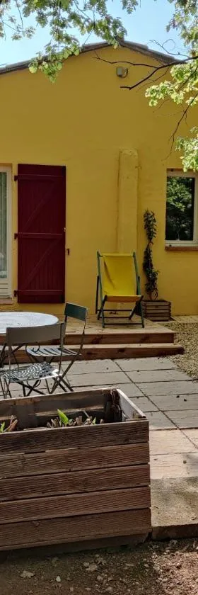 SOURCE D'HARMONIE L'Écureuil Terres Rouges La Rocaille l'Olivier，位于梅勒伊的酒店