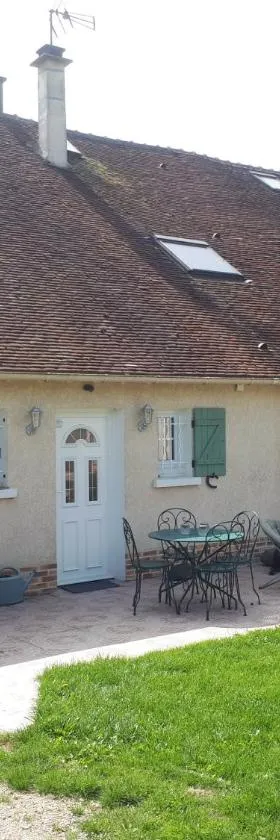 Grande Chambre d'Hôte proche Disneyland et Parc des Félins，位于Guérard的酒店