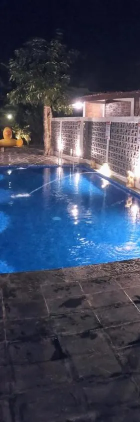 皇家尤格罗旅馆，位于Tepus的酒店