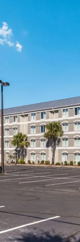Sleep Inn Little River - North Myrtle Beach，位于利特尔里弗的酒店