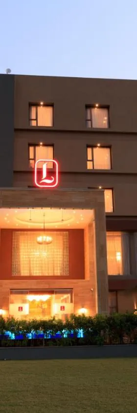 Lords Eco Inn Jamnagar - Apple Gate，位于贾姆讷格尔的酒店