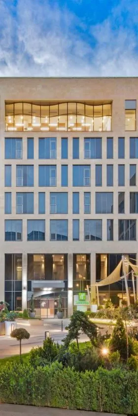 Holiday Inn Yerevan - Republic Square by IHG，位于埃里温的酒店