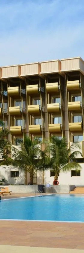 Hala Hotel & Aqua Park，位于比绍的酒店