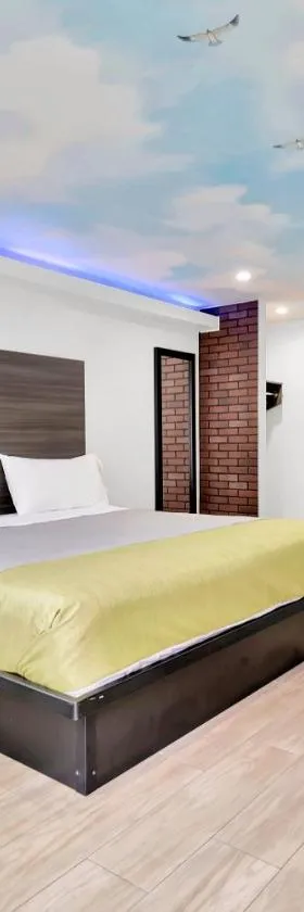 Exclusivo Inn and Suites，位于Lakewood的酒店