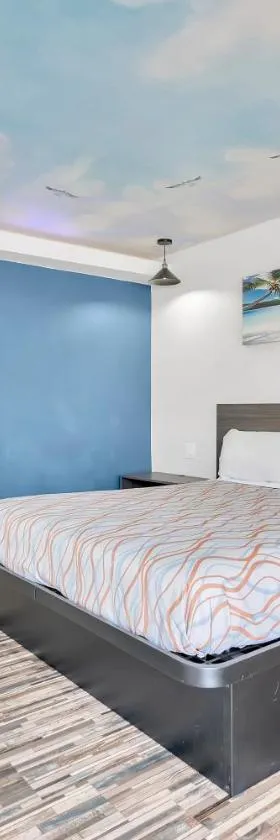 Tradewinds Motel，位于Lakewood的酒店