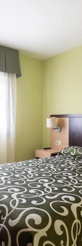 Hotel Canaima Bruma 1,5 k Camino，位于O Mesón Do Vento 的酒店