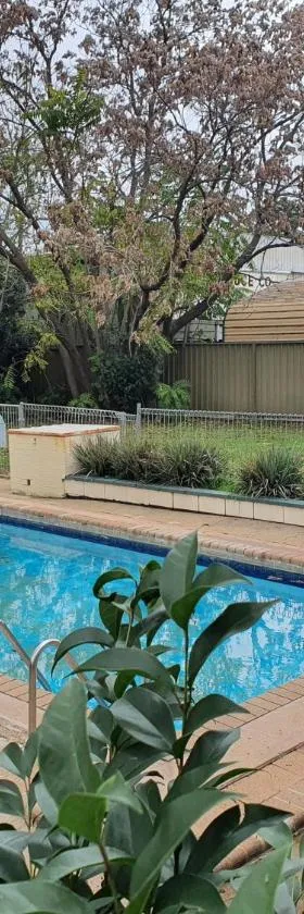 The Aston Motel Tamworth，位于塔姆沃思的酒店