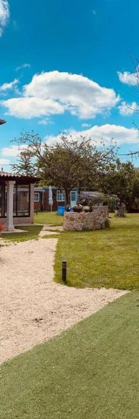 Albergue Vintecatro，位于卡尔达斯·德·雷斯的酒店