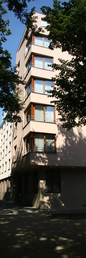 拉真丝凯公园酒店，位于波杰布拉迪的酒店