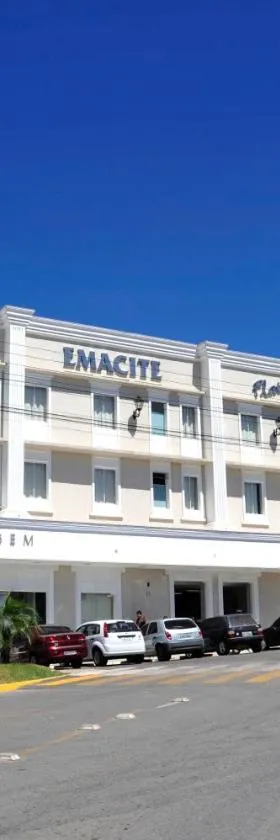 Hotel Emacite Flex，位于马夫拉的酒店