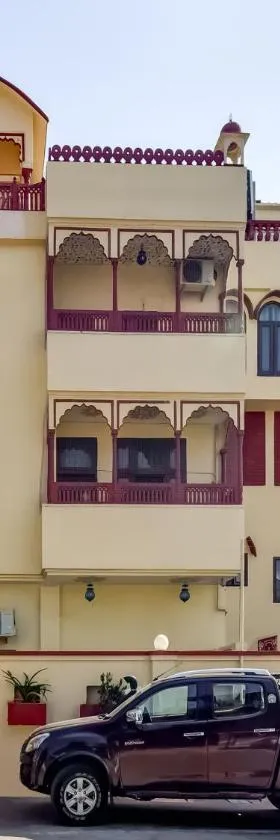 Hotel Radoli House - A Heritage Hotel，位于斋浦尔的酒店