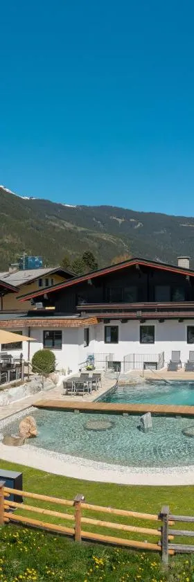 Hotel Quehenberger，位于迈斯霍芬的酒店