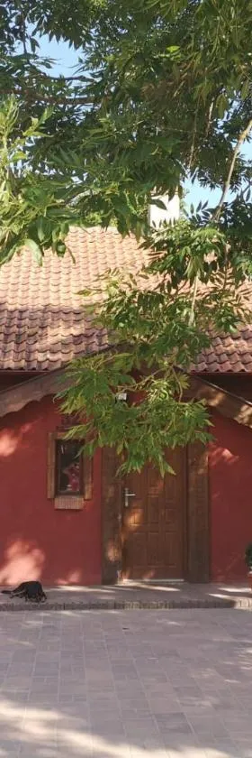 Gospodarstwo Agroturystyczne "Dom na kolonii"，位于Prostki的酒店