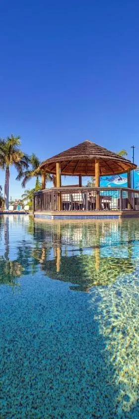 Ningaloo Caravan and Holiday Resort，位于Exmouth的酒店