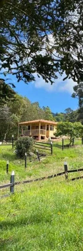 Un refugio en las montañas de Tabio，位于塔比奥的酒店