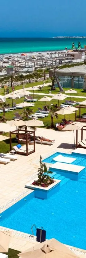 TUI BLUE Palm Beach Palace Djerba - Adult Only，位于特里法的酒店