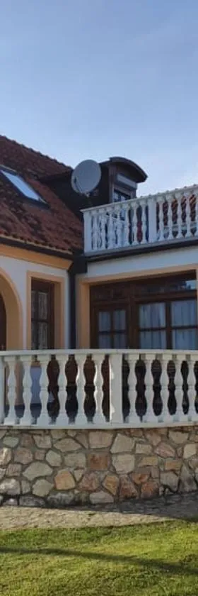 Erzsébet Vendégház，位于Csesznek的酒店