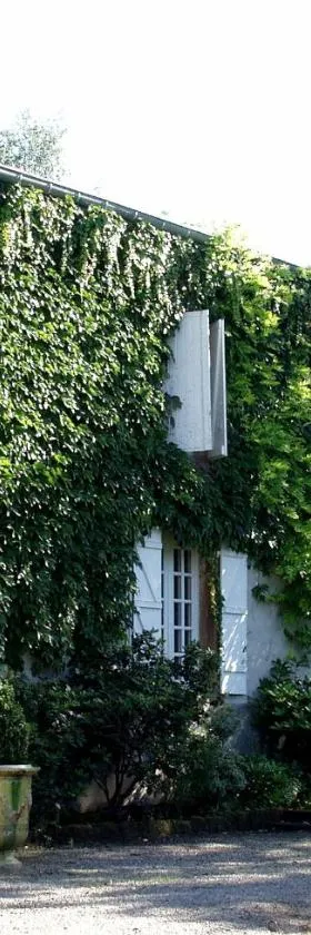 Le Prieuré，位于Aydoilles的酒店