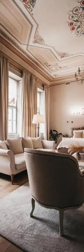Room42 - Suites & Apartments，位于艾斯特根的酒店
