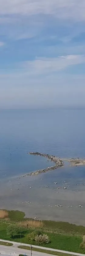 Snäck Apartment floor 11 sea view，位于维斯比的酒店