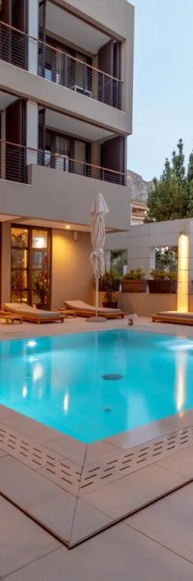 Hotel Nestos，位于奥米什的酒店