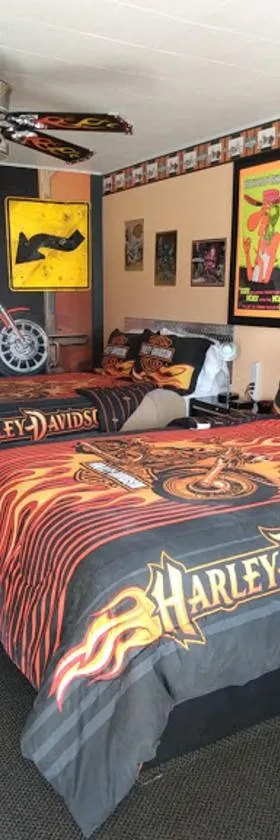 Galaxy of Harley Bikers Between Bryce and Zion，位于哈奇的酒店