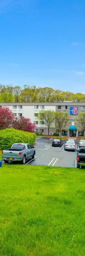 米尔福德6号汽车旅馆，位于米尔福德的酒店