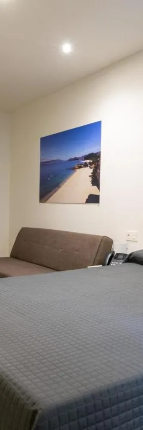 Innmare Fortuna Hotel Dos Estrellas，位于马林的酒店