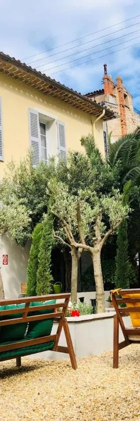 Hôtel du Parc，位于德拉吉尼昂的酒店