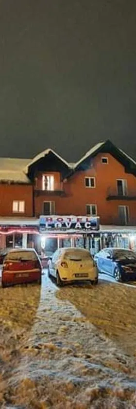 洛瓦奇酒店，位于扎布利亚克的酒店