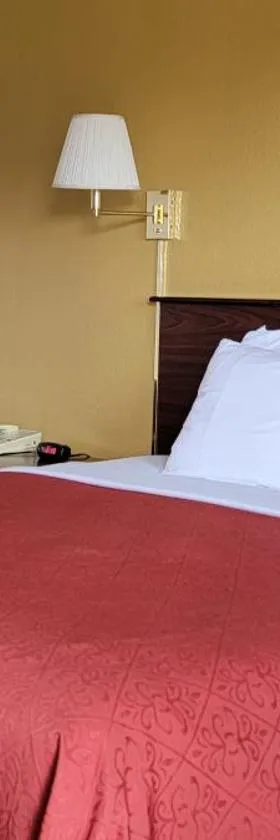 Rodeway Inn，位于Goddard的酒店
