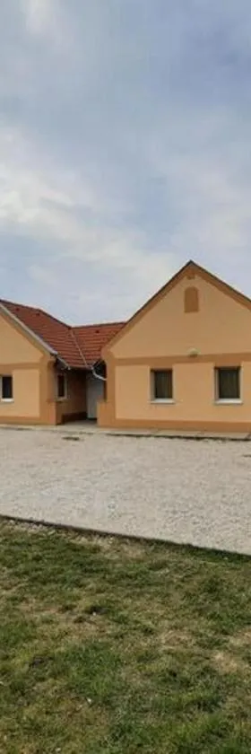 Sanyi Vendégház，位于Dávod的酒店