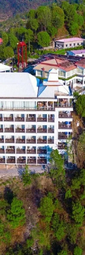 Timber Trail Heights & Terraces-Cable Car Escape，位于Parwanoo的酒店
