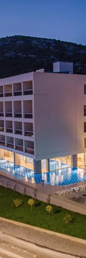 Marea Hotel & Spa，位于内乌姆的酒店