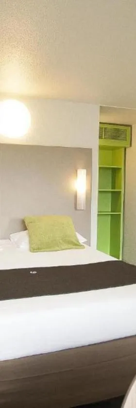 Ampaline HOTEL - Perigueux Boulazac，位于保拉扎克的酒店