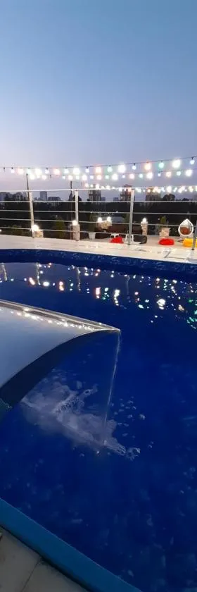 Hotel Wave，位于巴统的酒店