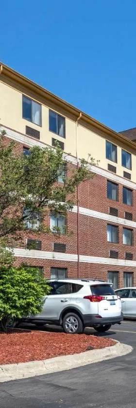 Comfort Inn Warren旅馆，位于沃伦的酒店