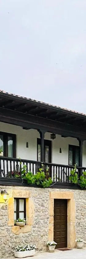 阿尔达酒店，位于Avín的酒店