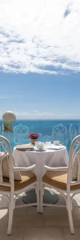 罗克博鲁尔酒店，位于罗克布吕讷-卡普马丹的酒店