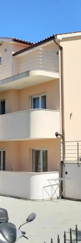 Appartments D&D，位于佩罗杰的酒店