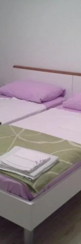 Room in Susak with air conditioning, W-LAN (3865-5)，位于苏萨克的酒店