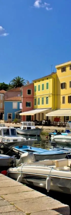 Studio Apartment in Susak with Air Conditioning, Wi-Fi (3865-2)，位于苏萨克的酒店