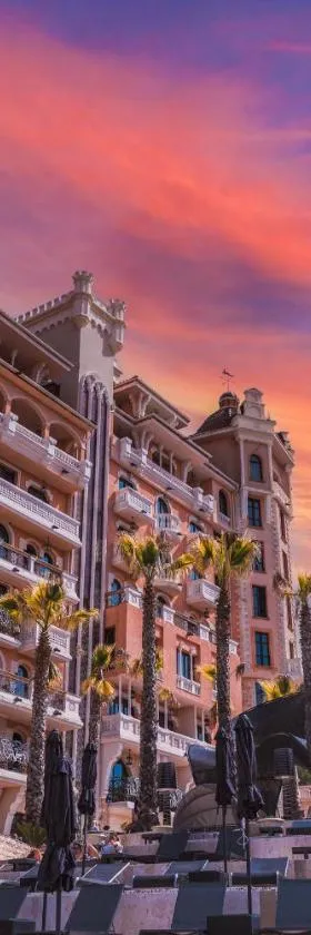 Royal Castle Design & SPA，位于埃勒尼特的酒店
