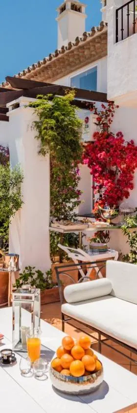 Molo Luxury Suites Puerto Banus，位于马贝拉的酒店