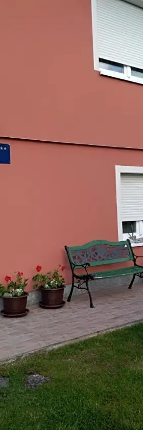 Apartman Ris Gorski Kotar Crni Lug，位于代尔尼采的酒店