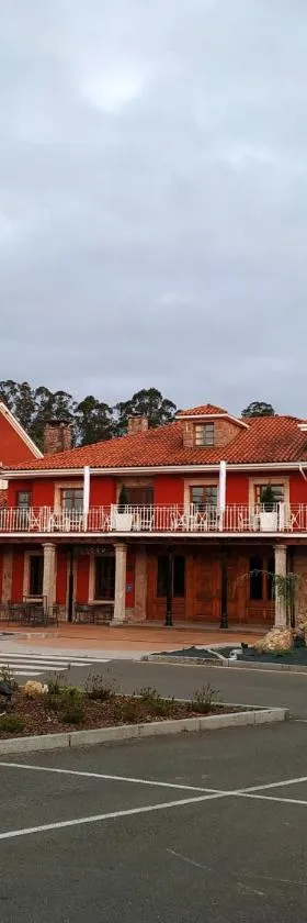 HOTEL LA CAMPANA，位于Llanera的酒店