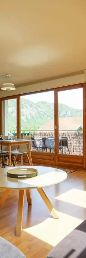 Les Aravis - Apartment for 6 people 5min from the lake，位于日耶的酒店