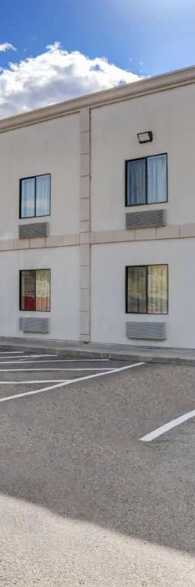 Motel 6-Espanola, NM，位于埃斯帕尼奥拉的酒店